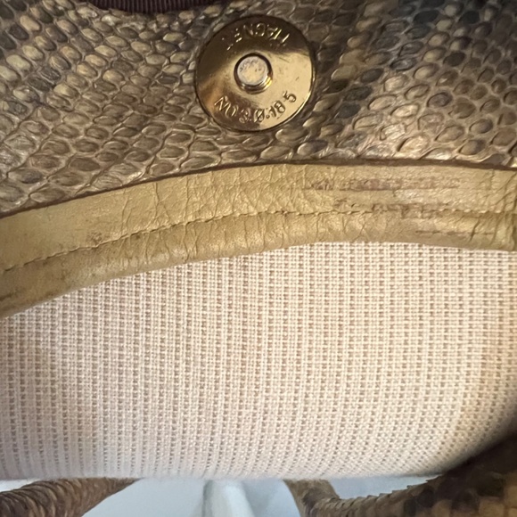 Handbag - Picture 9 of 14